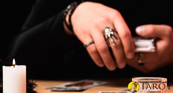 Barajar antes de una tirada de Tarot - Aprender Tarot - Tarot10